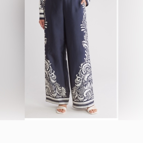 Ellen Tracy Pants - Nwt XL Ellen Tracy Navy and White Wide Leg Pull Up Pants
